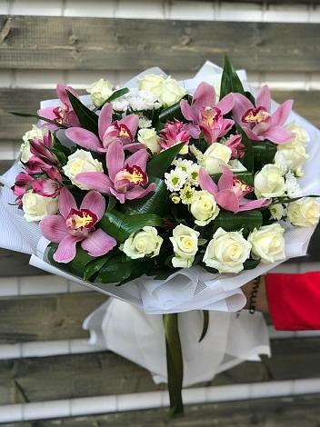 Букет цветов из: Розы и Хризантемы в Нововолково