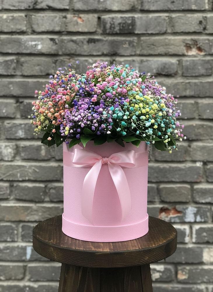 Цветочная композиция из Гипсофила и Розы в шляпной коробке в Нововолково