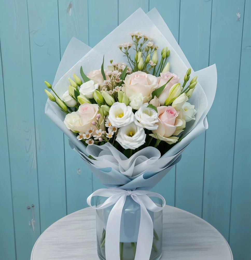 Букет цветов из: Розы и Лизиантусы в Нововолково