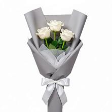 Букет 3 белые розы в Нововолково