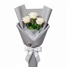 Букет 3 белые розы в Нововолково