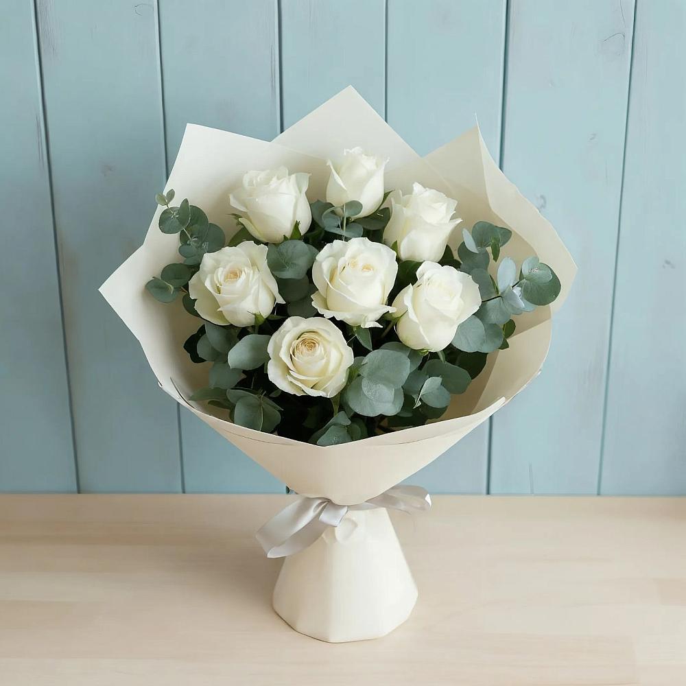 Букет Белые розы в Эвкалипте в Нововолково
