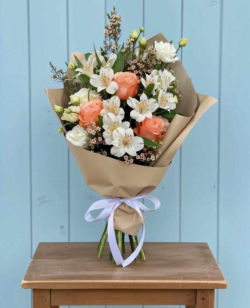 Букет цветов из: Альстромерии, Лизиантусы, Розы и Хризантемы в Нововолково
